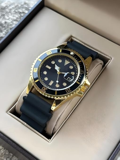 Minimalist Black Dial Date Display with Fancy Hands Rubber Strap Quartz Analog Wrist Watch for Men